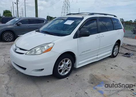 2007 Toyota Sienna Le z USA, uszkodzony, nr VIN 5TDZK23C77S011782